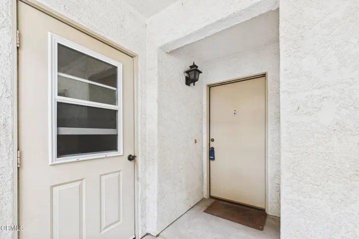 6-web-or-mls-UpmarketMedia_2623Ant1121