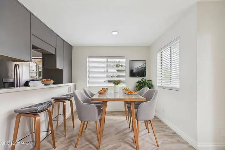 13-web-or-mls-UpmarketMedia_2623Ant11213