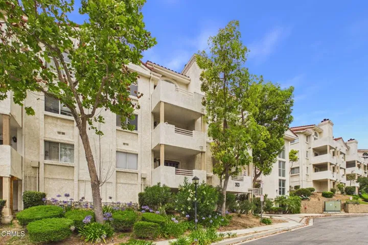 3-web-or-mls-UpmarketMedia_2623Ant11222