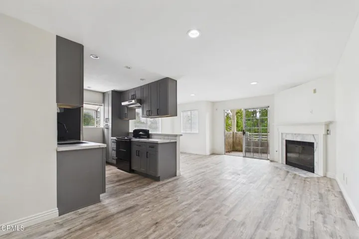 7-web-or-mls-UpmarketMedia_2623Ant1126