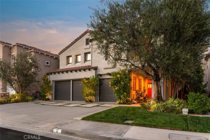 8 Flores, Lake Forest, California 92610