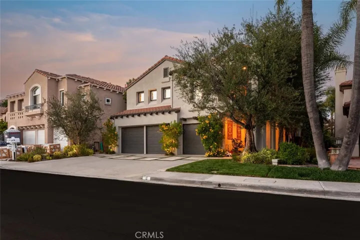 8 Flores, Lake Forest, California 92610
