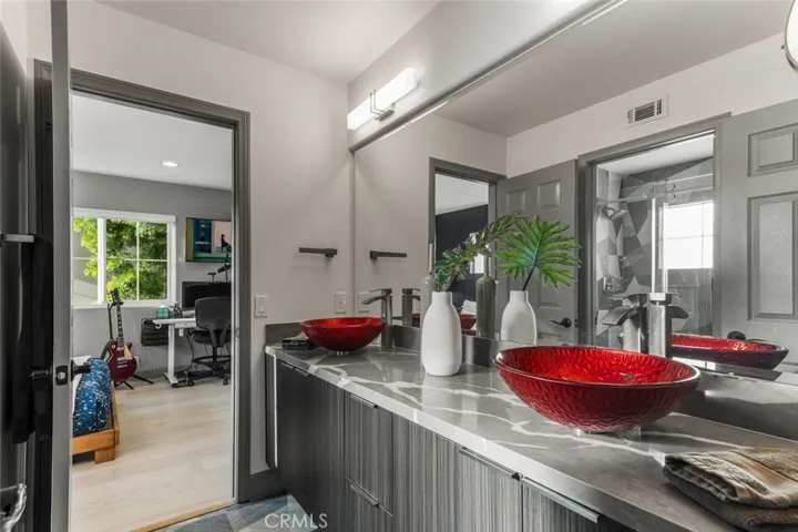 8 Flores, Lake Forest, California 92610