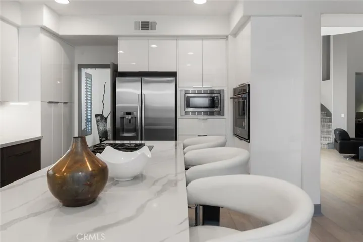 8 Flores, Lake Forest, California 92610