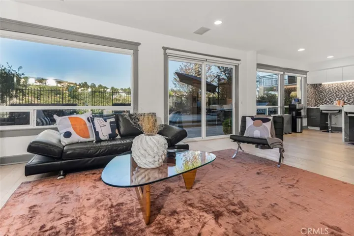 8 Flores, Lake Forest, California 92610