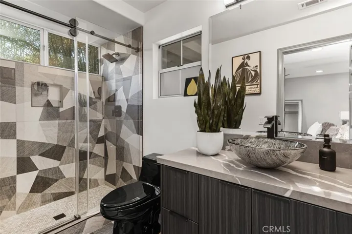 8 Flores, Lake Forest, California 92610