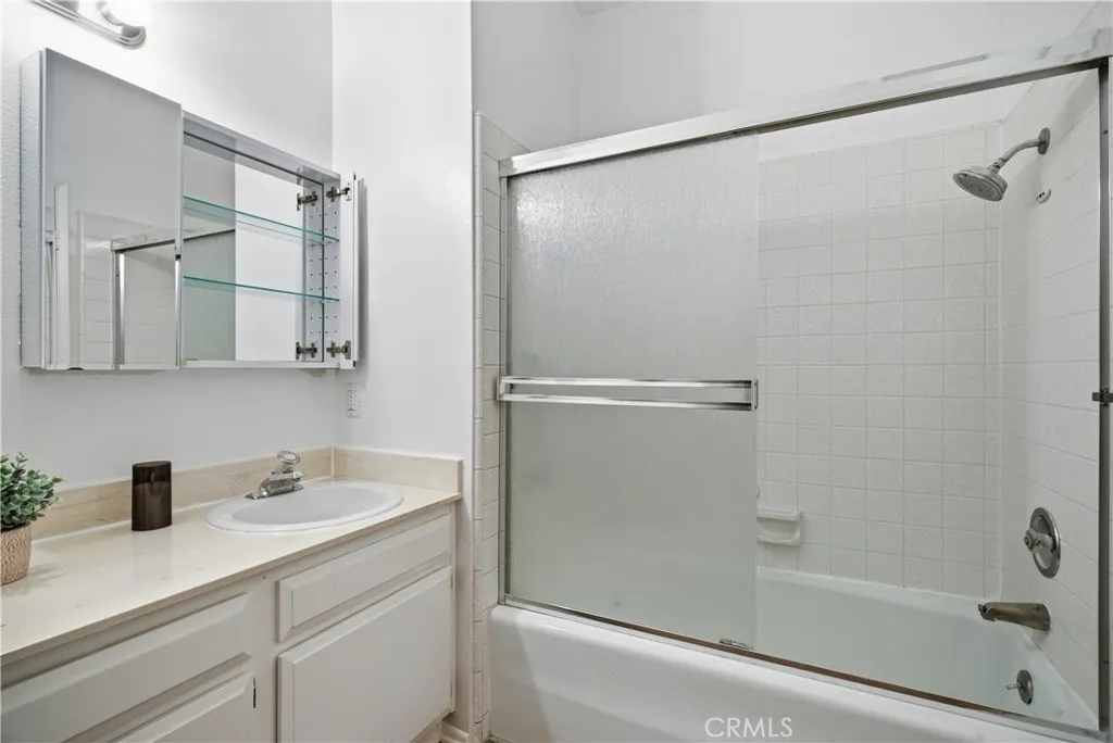 Bath 1 | Primary