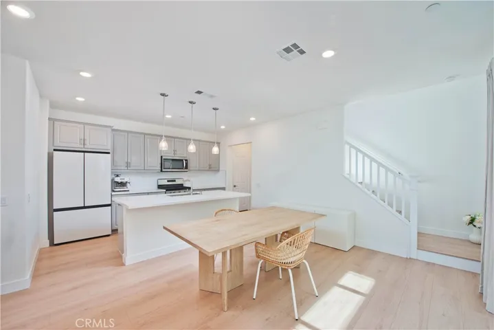 Kitchen & Dining Area