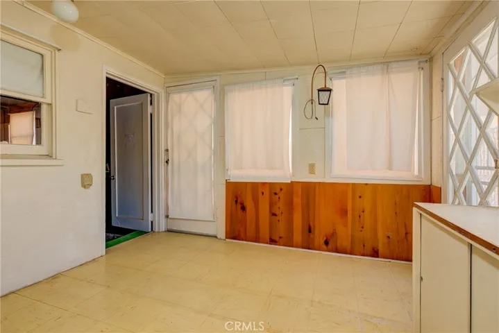 Light & bright! Bonus room!