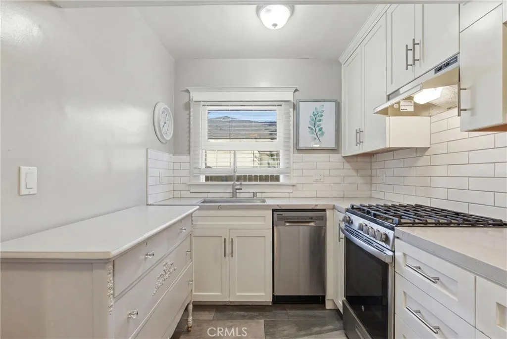 Kitchen in 720 Ocean View