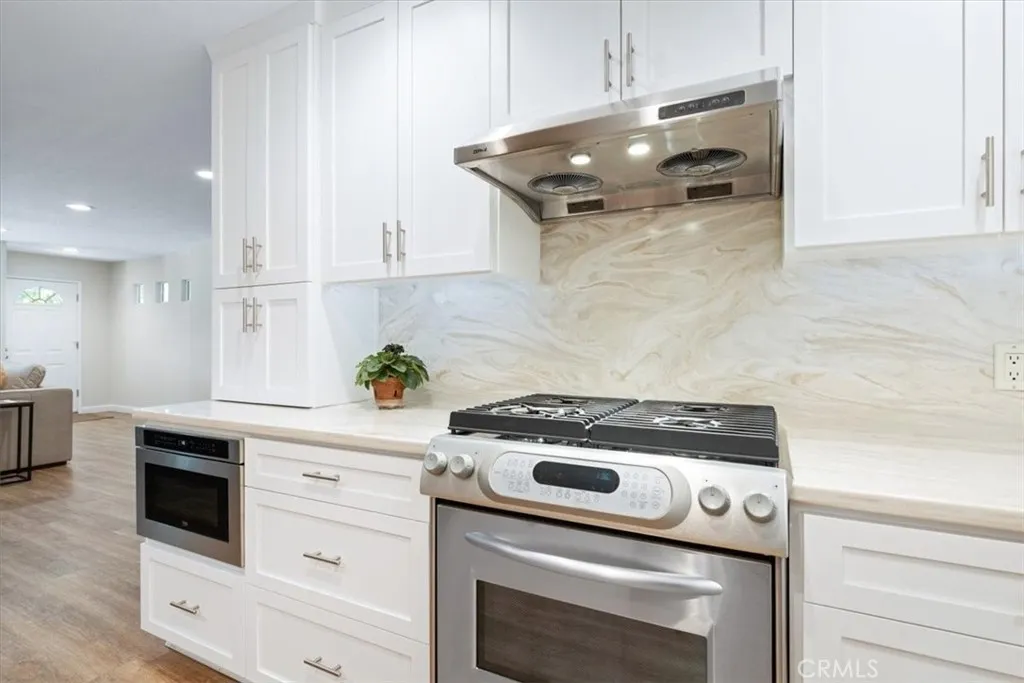 A fresh kitchen with designer details.