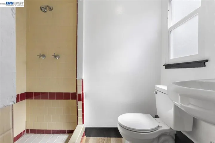 5301 Brann St, Oakland, California 94619