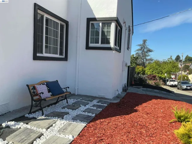 5301 Brann St, Oakland, California 94619