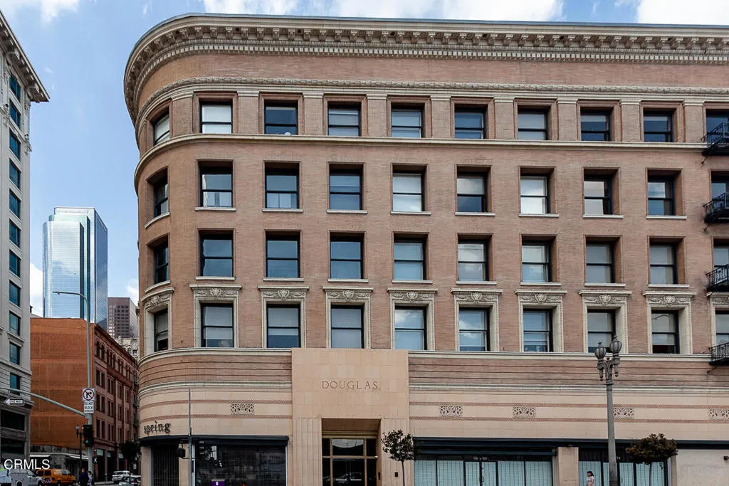 257 S. Spring St.-27