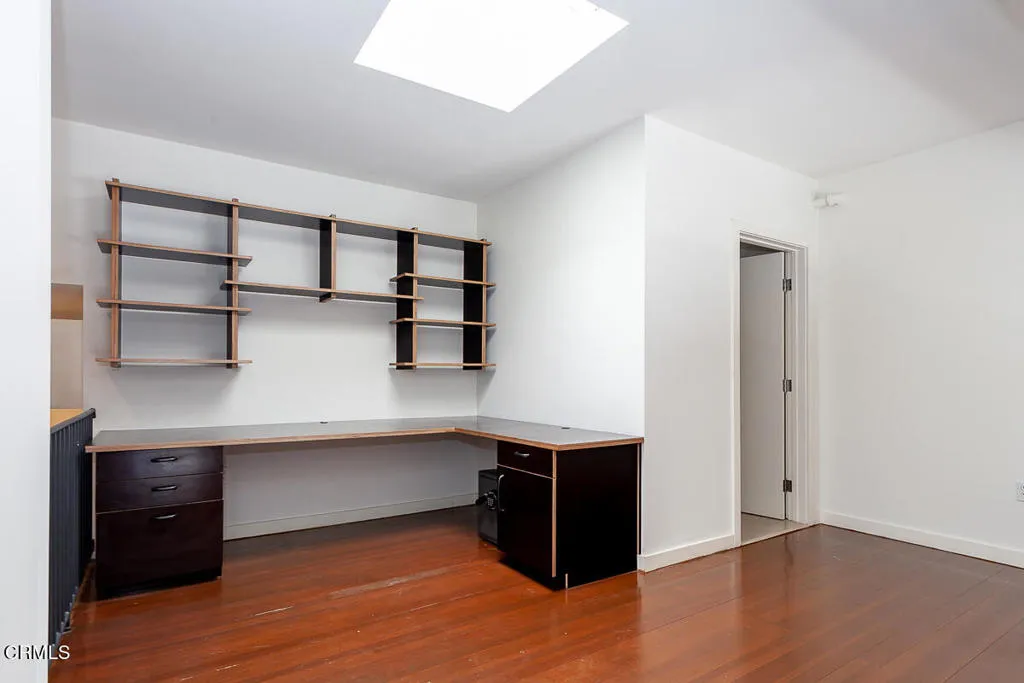257 S. Spring St.-17