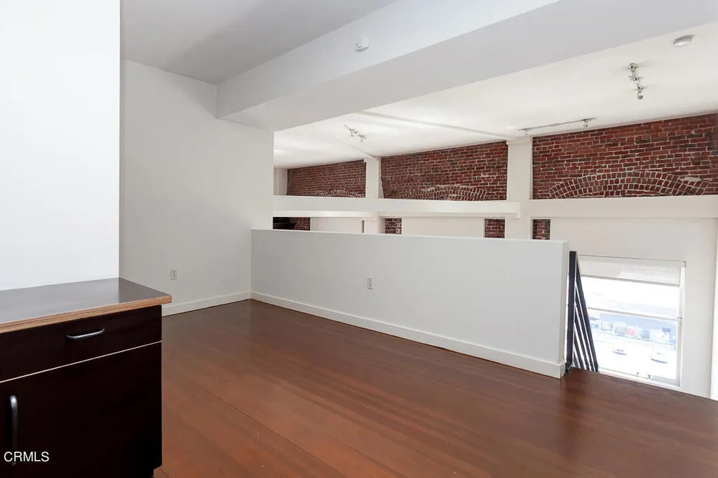 257 S. Spring St.-18
