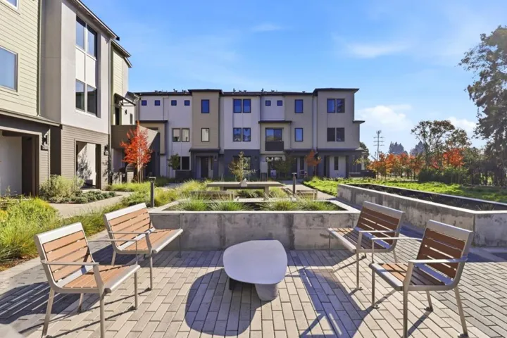 2857 Josephine Lane, Palo Alto, California 94303