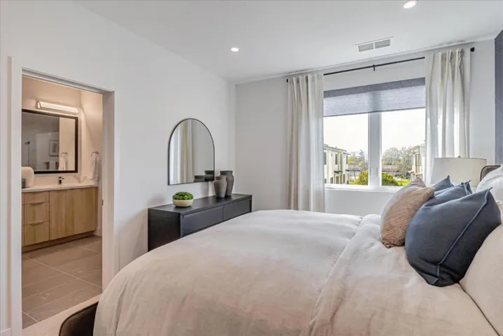 2857 Josephine Lane, Palo Alto, California 94303