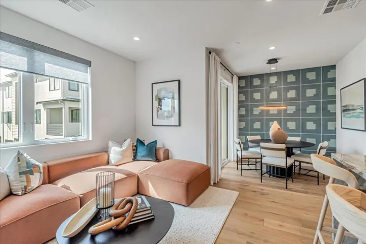 2857 Josephine Lane, Palo Alto, California 94303
