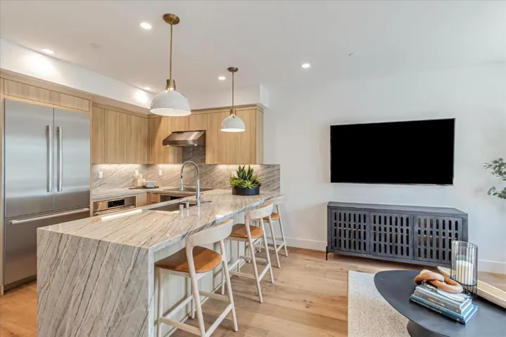 2857 Josephine Lane, Palo Alto, California 94303