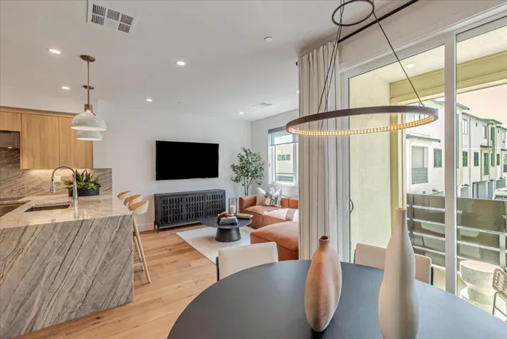 2857 Josephine Lane, Palo Alto, California 94303