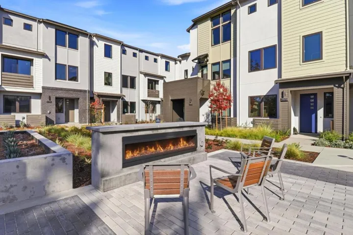 2857 Josephine Lane, Palo Alto, California 94303