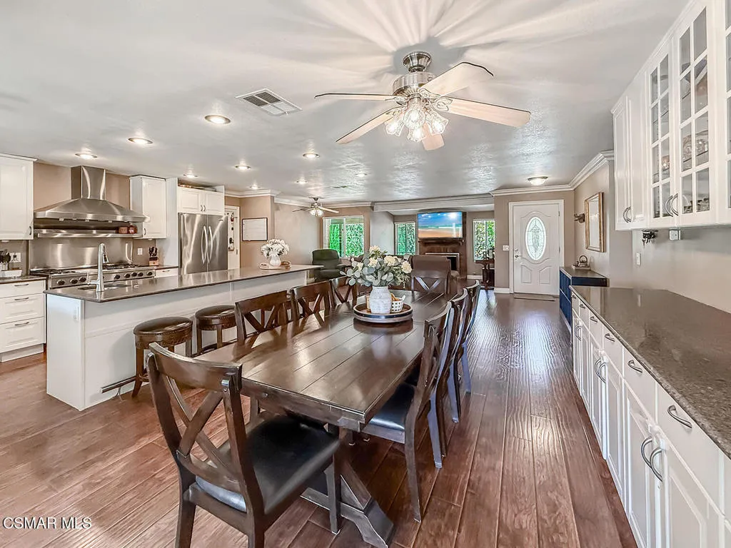 cKitchen and Dining4