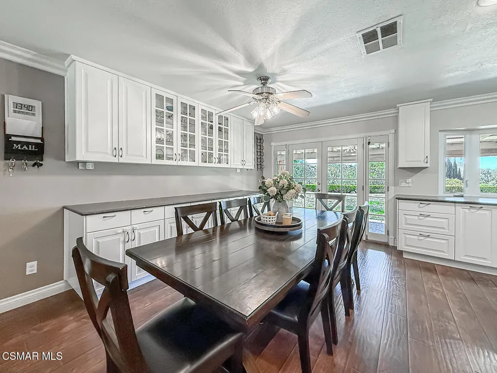 cKitchen and Dining3