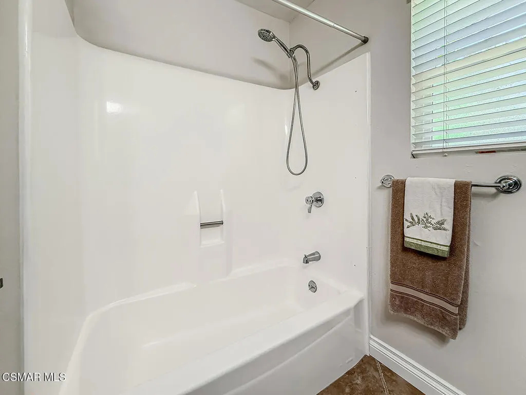 fHall Bath4