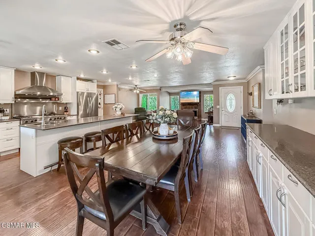 cKitchen and Dining4