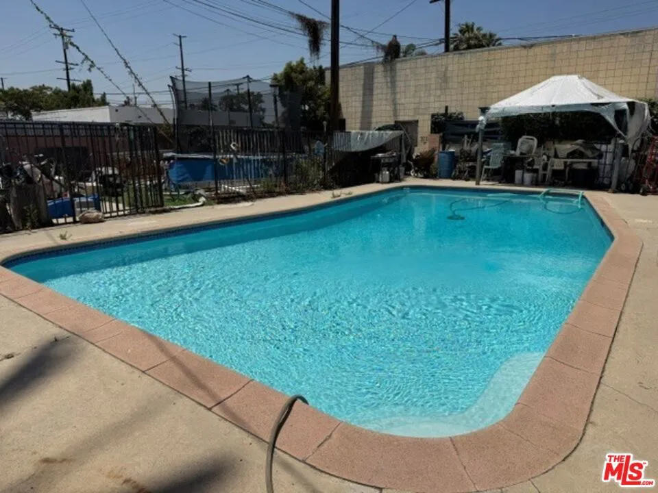 5236 Swimming pool