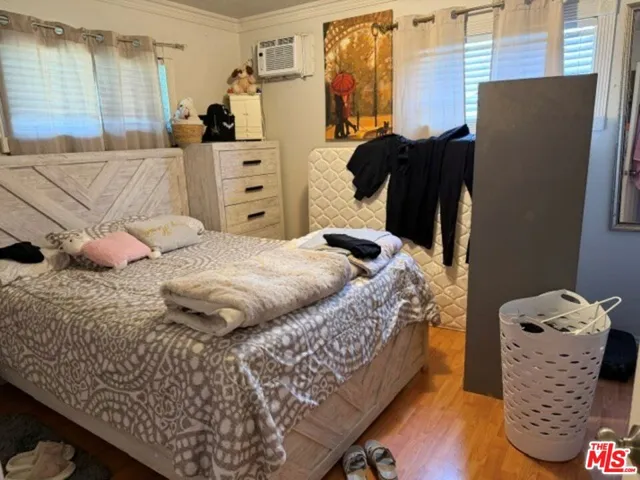 5240 - bedroom