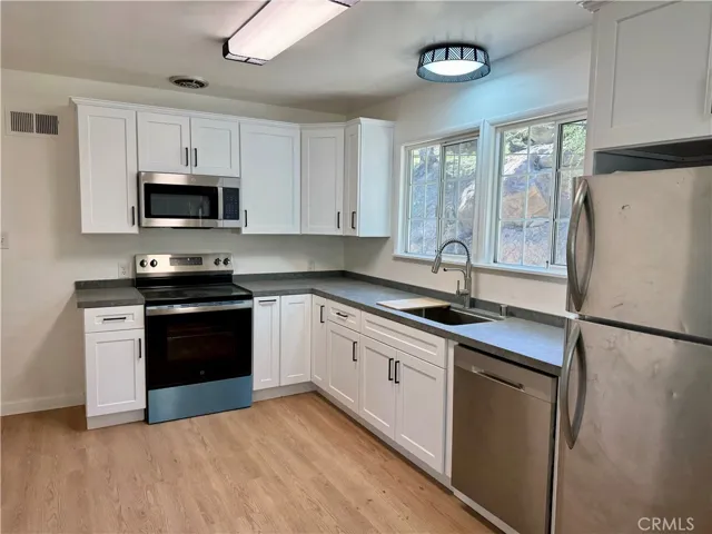 9633 Baden, Chatsworth, California 91311 — photo 5