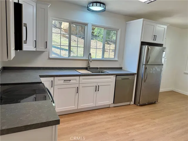 9633 Baden, Chatsworth, California 91311 — photo 4