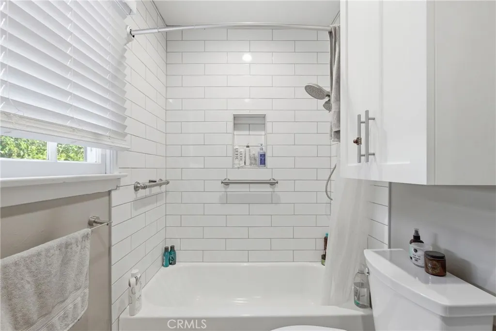 720-1/2 Bathroom