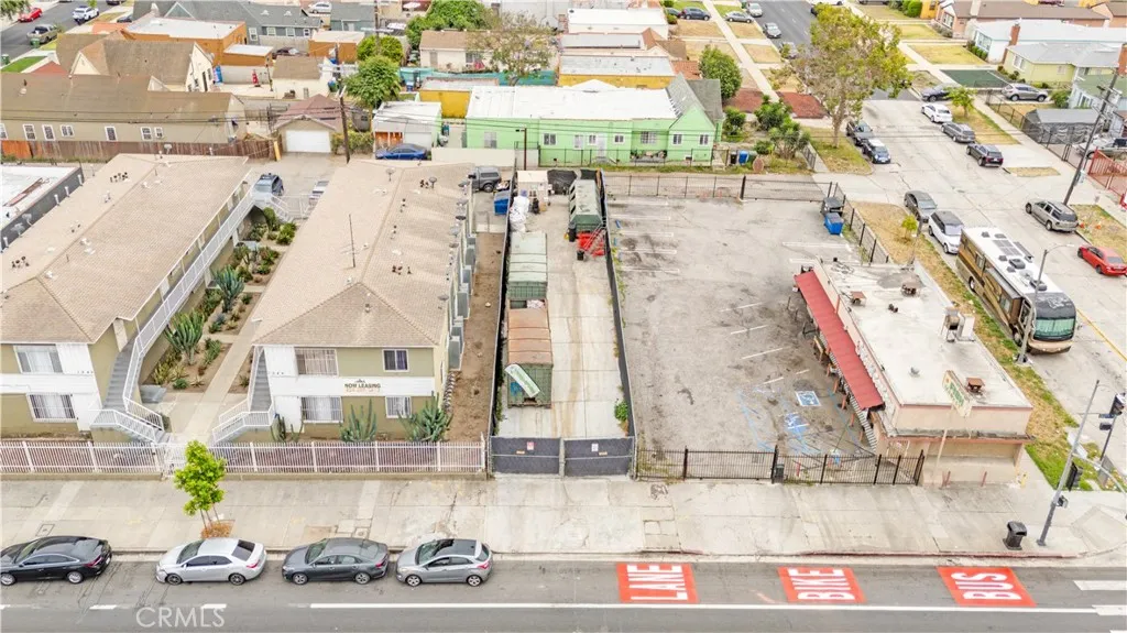 1550 W Florence Ave