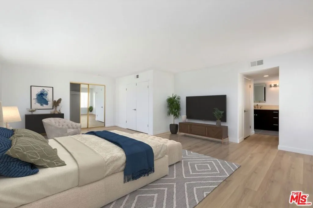 Professional virtual staging