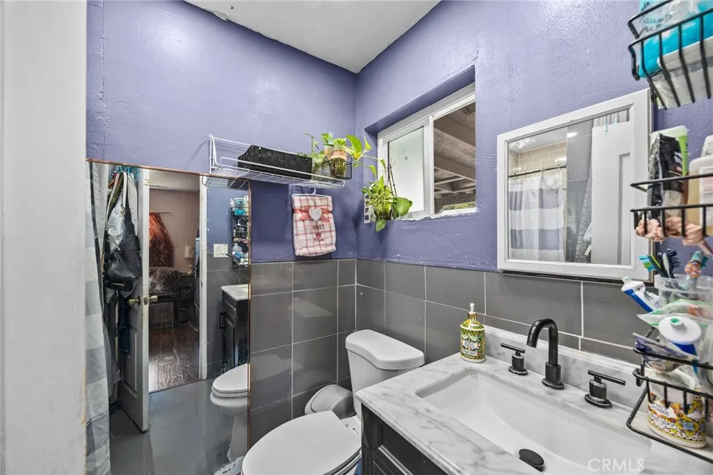 Bathroom1