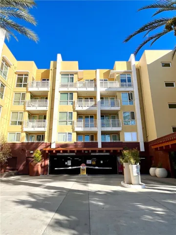 21301 Erwin Street 449, Woodland Hills, California 91367