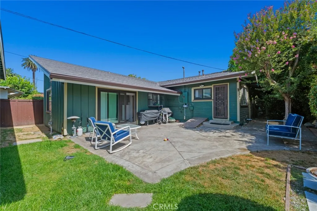 Mainhouse - Back yard