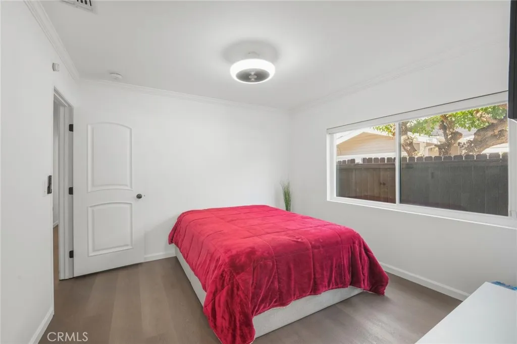Mainhouse - Bedroom 1