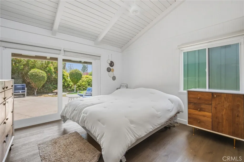 Mainhouse - Master bedroom