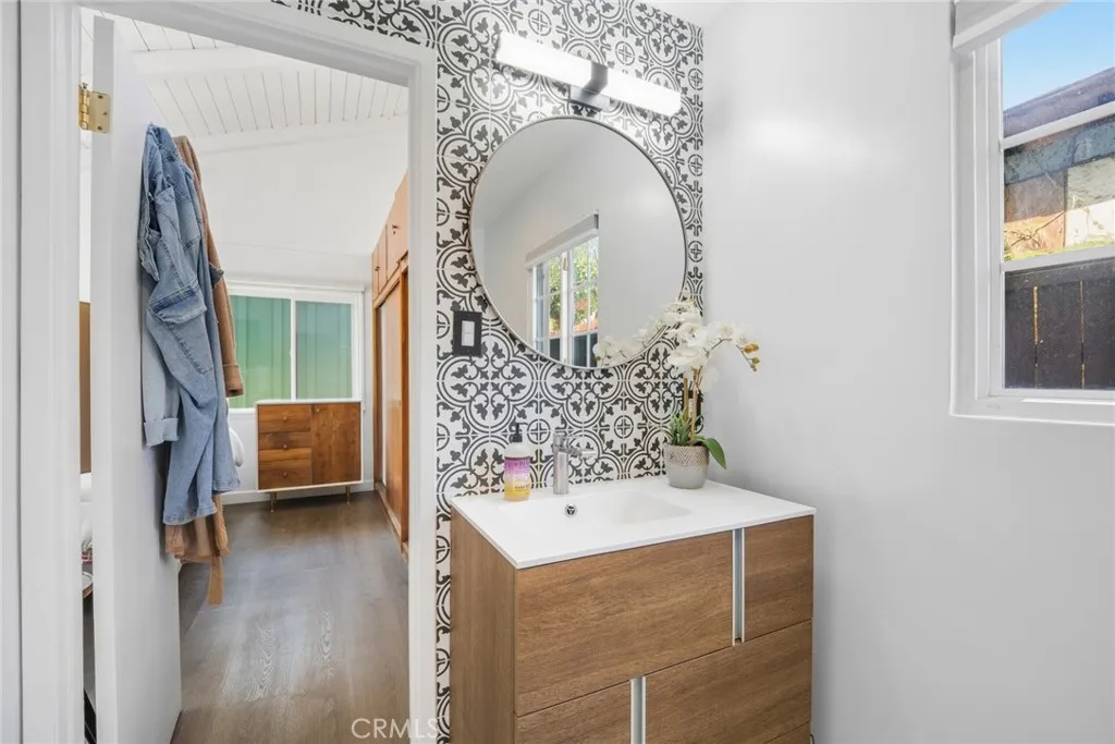 Mainhouse - Master bathroom