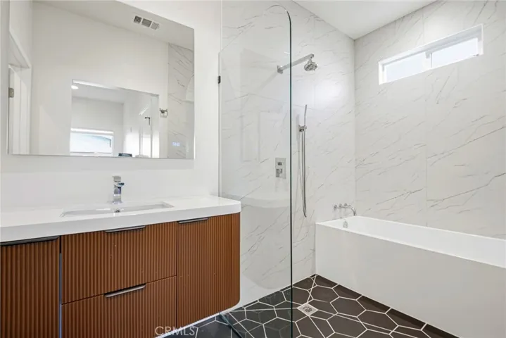 ADU - Master bathroom