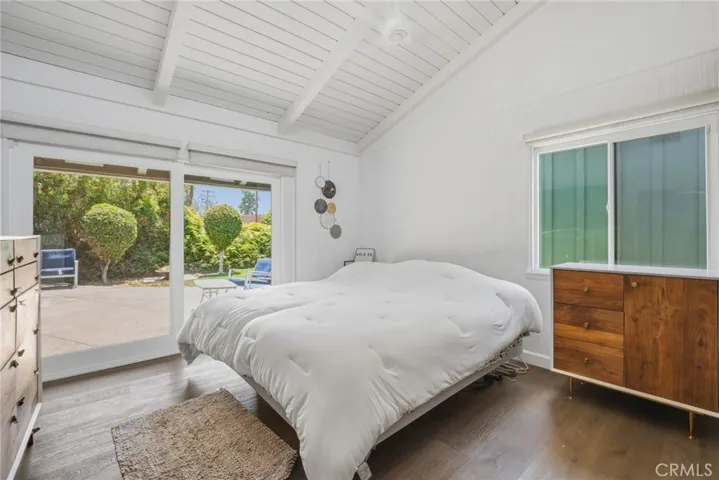 Mainhouse - Master bedroom
