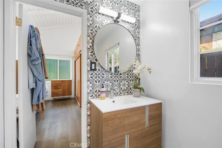 Mainhouse - Master bathroom