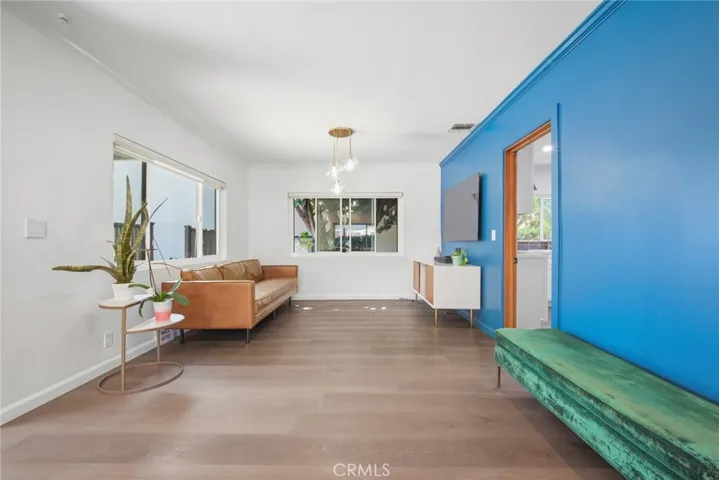 Mainhouse - Livining area