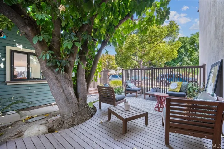 Mainhouse - Front deck