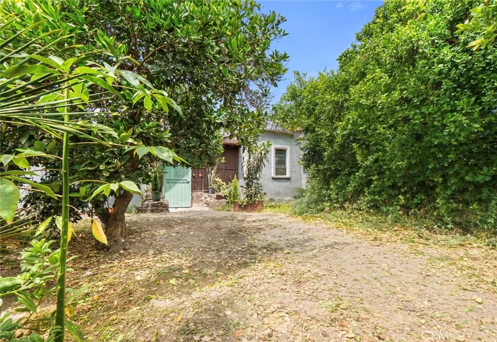 Photos have been digitally enhanced and may include virtual decluttering. Certain personal items and furniture have been removed from images for presentation purposes.