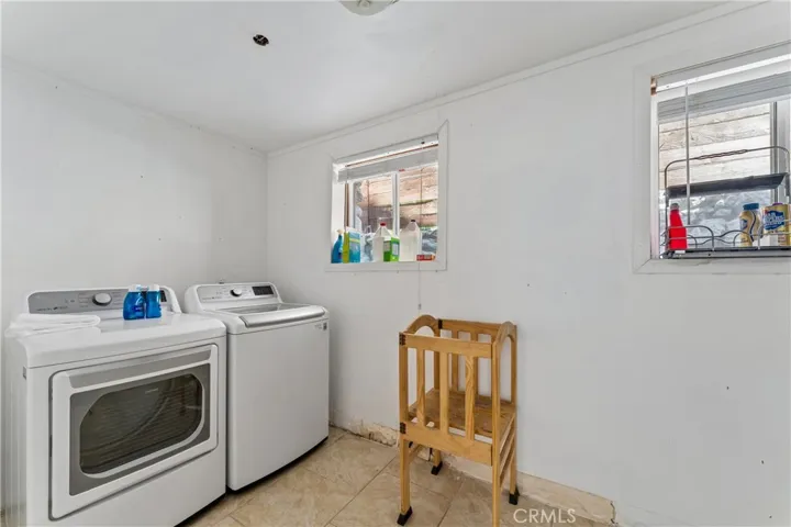 Enclosed laundry room